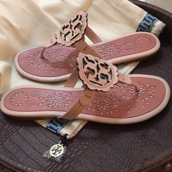 NEW Tory Burch Miller Scallop Sandals - Picture 3 of 8